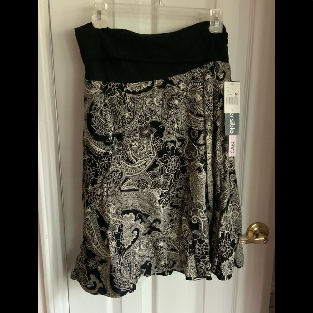 Cabi Reversible Skirt - two black and beige geometric patterns.  Size M.